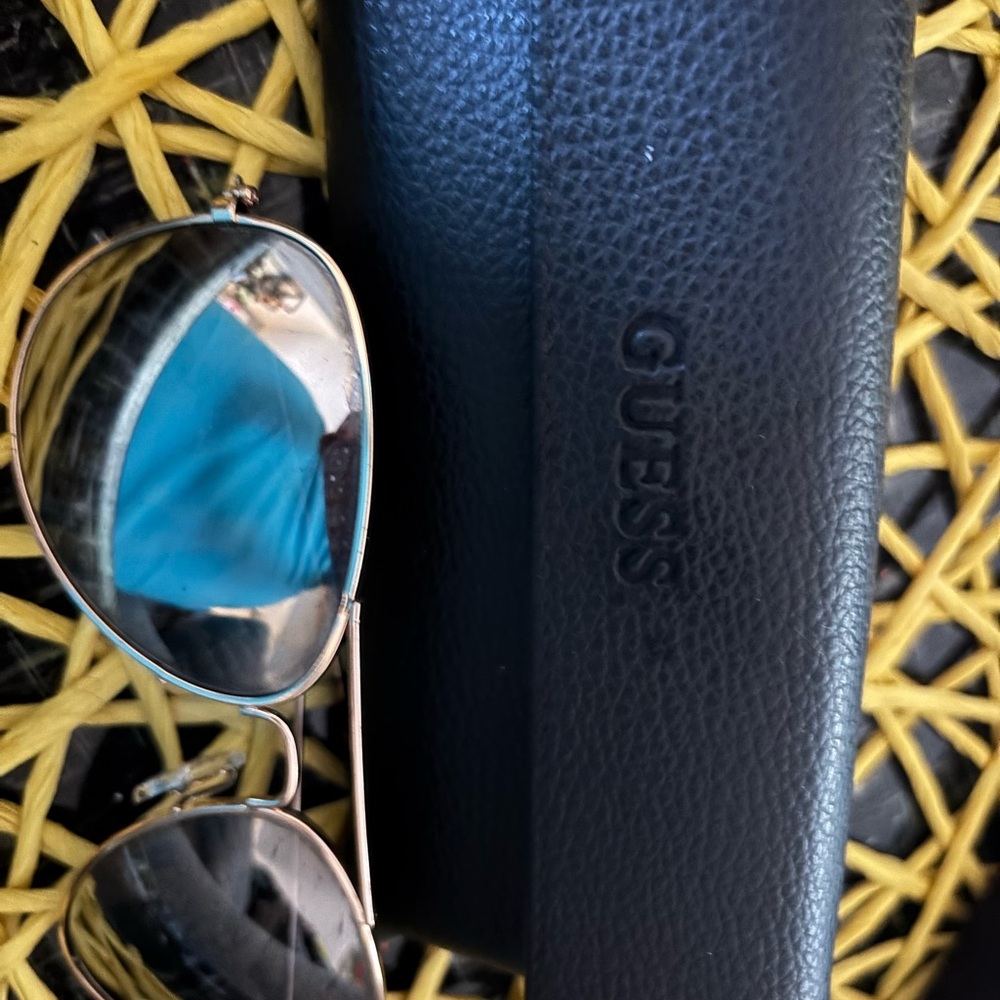 GUESS Black Sunglasses with Sleek Design